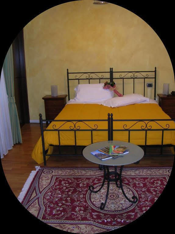קאלולציוקורטה Hotel Monastero Del Lavello מראה חיצוני תמונה